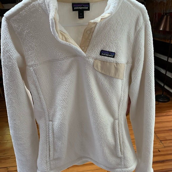 Patagonia Tops - White Patagonia Pullover Fleece